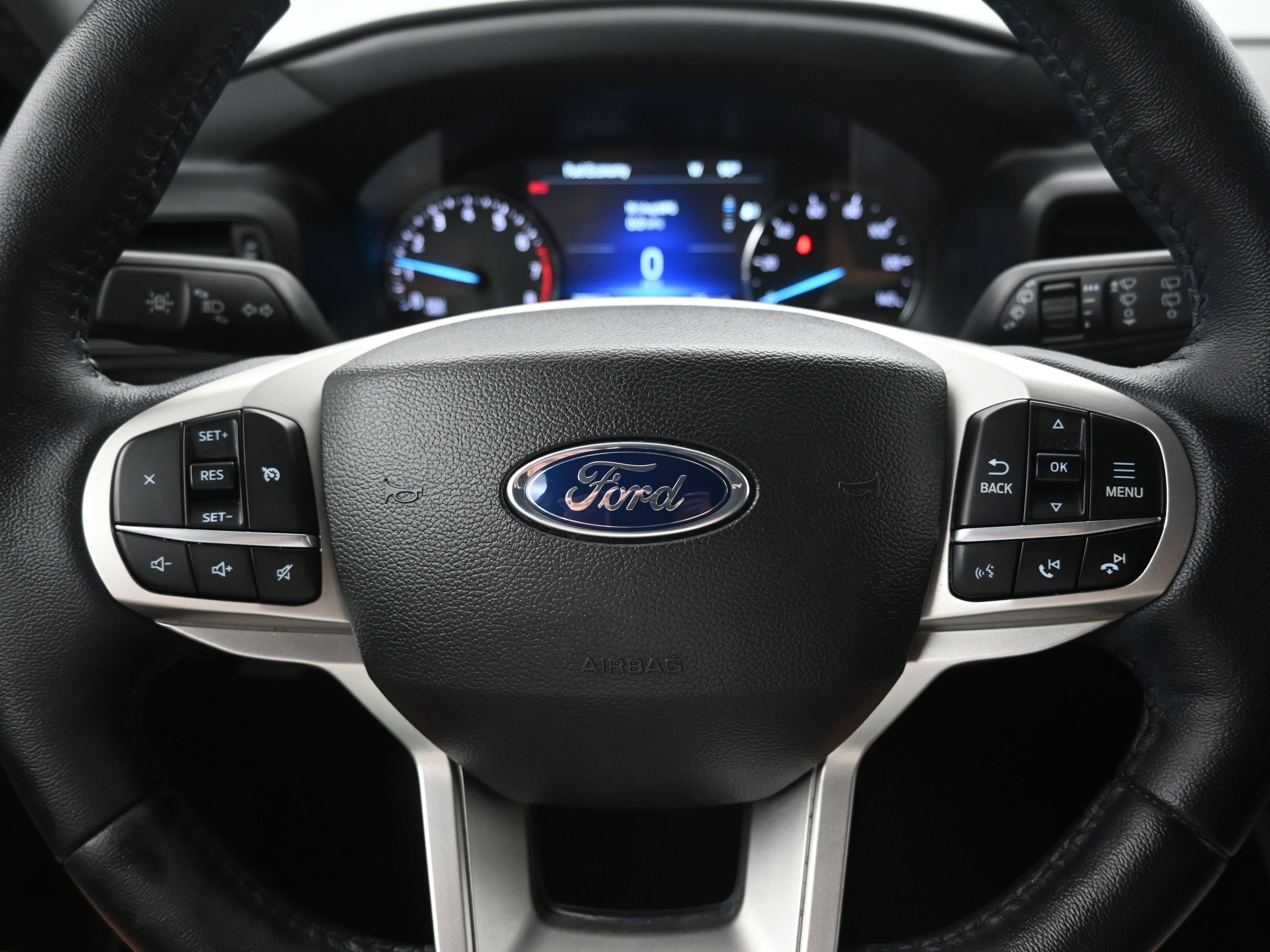 Used 2022 Ford Explorer XLT image 12