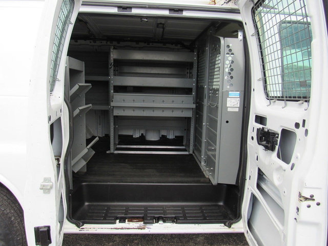 Used 2015 Chevrolet Express 2500 RWD image 16