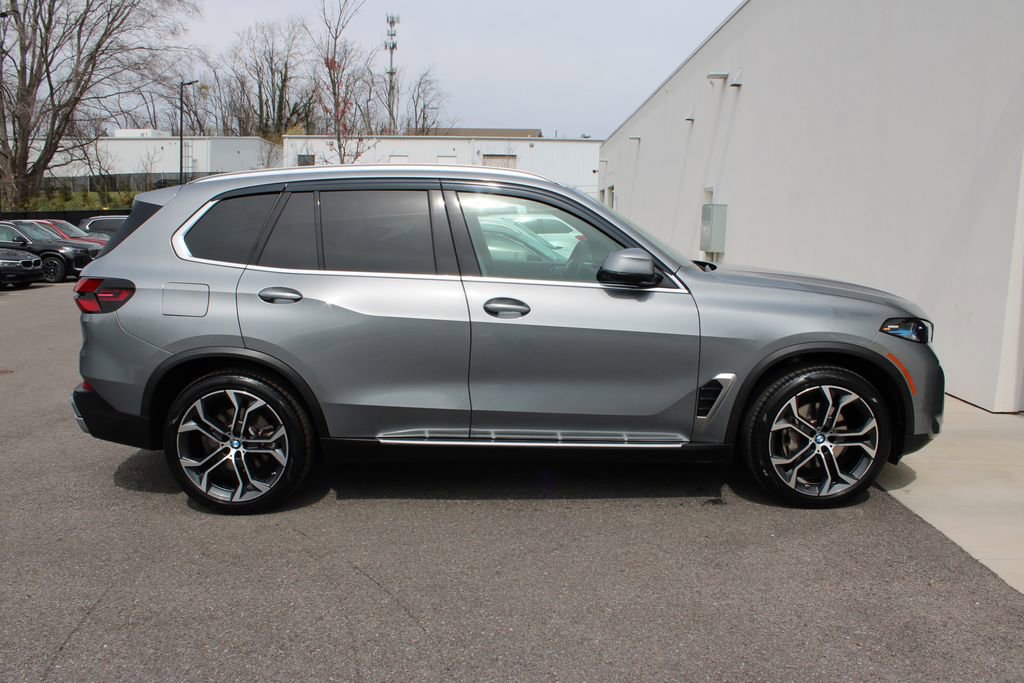 Used 2024 BMW X5 xDrive40i w/ Premium Package image 31