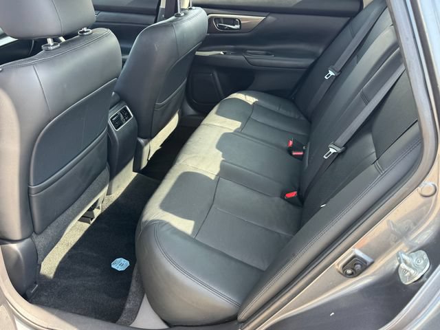 Used 2015 Nissan Altima 2.5 SL w/ Technology Package FWD image 12
