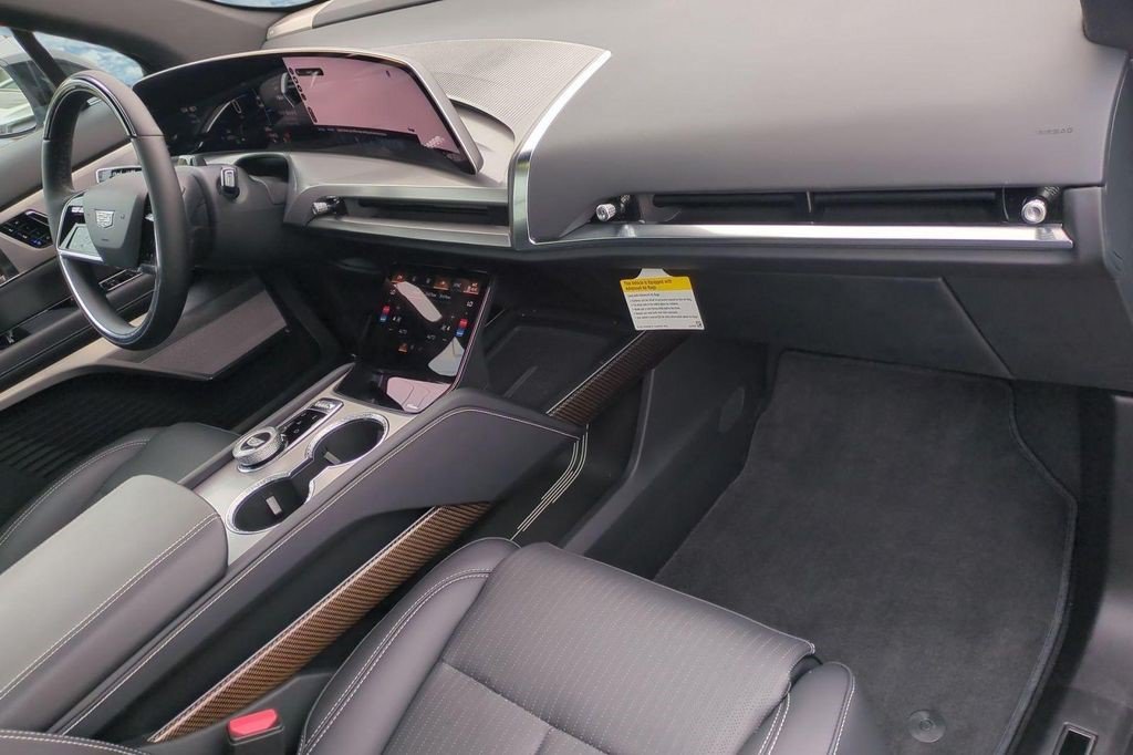 Certified 2026 Cadillac Vistiq Premium Luxury AWD/4WD image 21