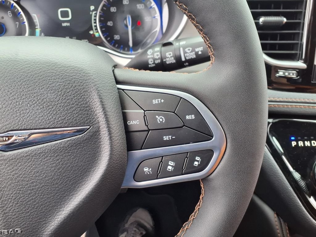 New 2026 Chrysler Pacifica Pinnacle AWD/4WD image 14