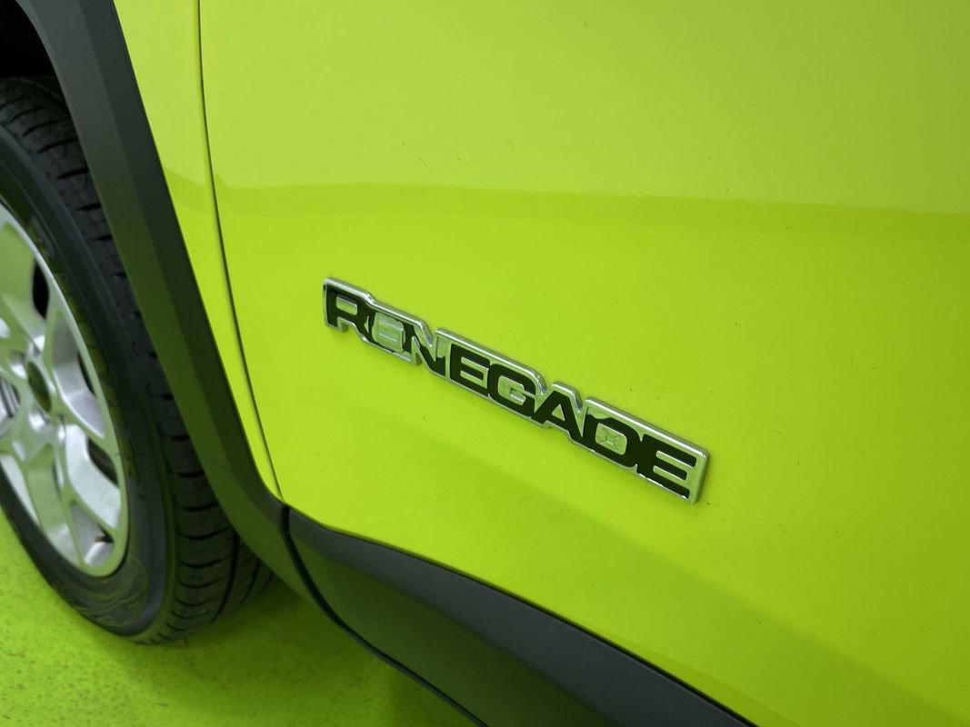 Used 2017 Jeep Renegade Latitude w/ Cold Weather Group AWD/4WD image 15