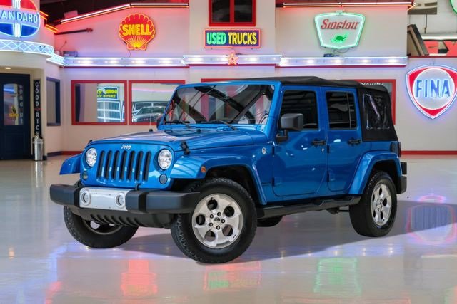 Used 2015 Jeep Wrangler Unlimited Sahara w/ Connectivity Group image 2