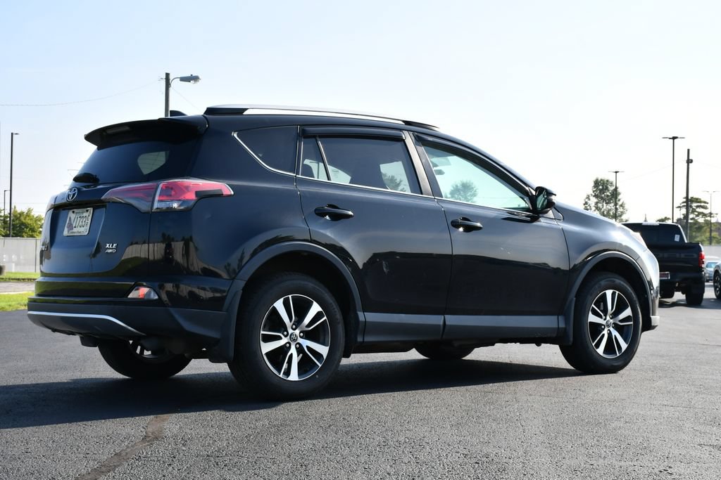 Used 2016 Toyota RAV4 XLE AWD/4WD image 6