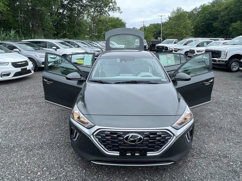 Used 2020 Hyundai Ioniq SE FWD image 29