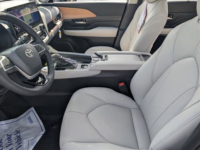 New 2026 Toyota Grand Highlander Limited AWD/4WD image 4