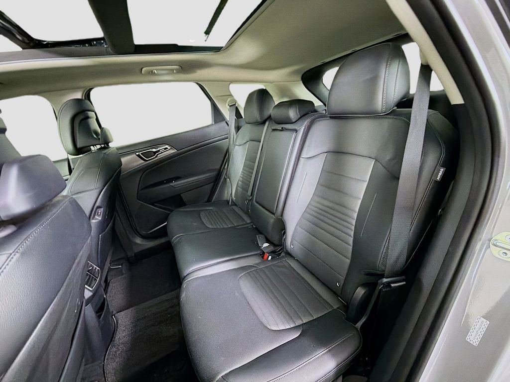 Used 2025 Kia Sportage SX image 26