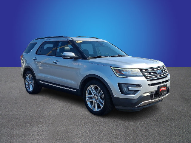 Used 2017 Ford Explorer Limited w/ Equipment Group 301A FWD image 3