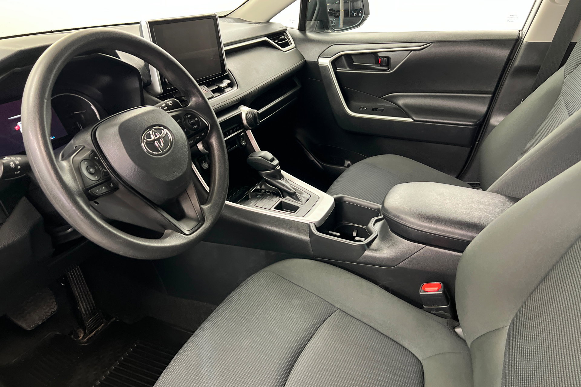 Certified 2024 Toyota RAV4 LE AWD/4WD image 16