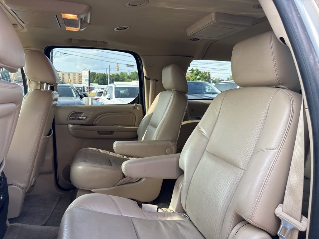 Used 2014 Cadillac Escalade ESV Premium AWD/4WD image 25
