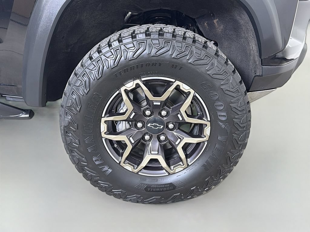 Used 2024 Chevrolet Colorado ZR2 w/ ZR2 Convenience Package III AWD/4WD image 28