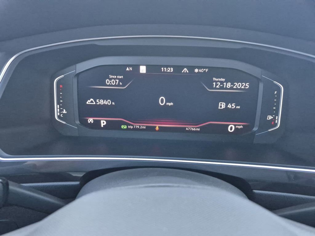 Used 2022 Volkswagen Tiguan SEL R-Line image 20