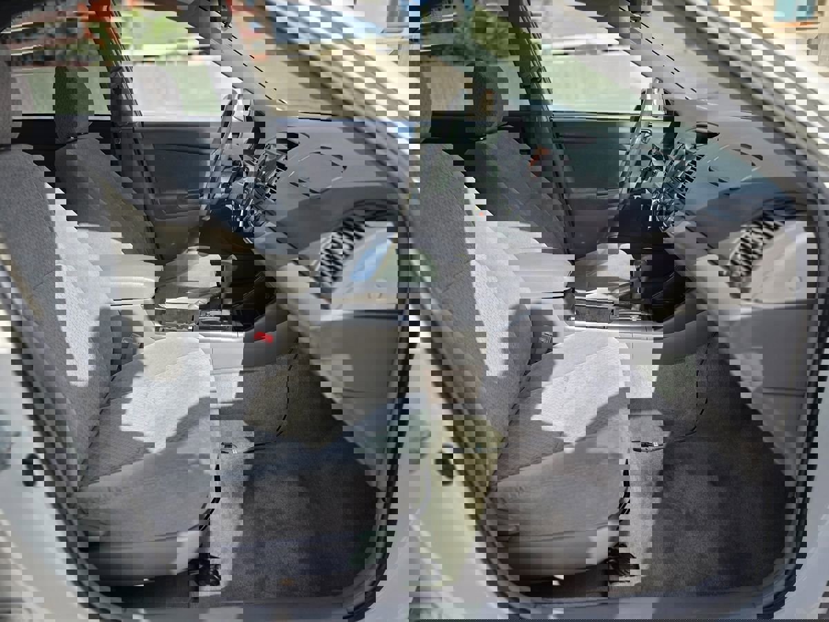 Used 2004 Toyota Camry LE image 10