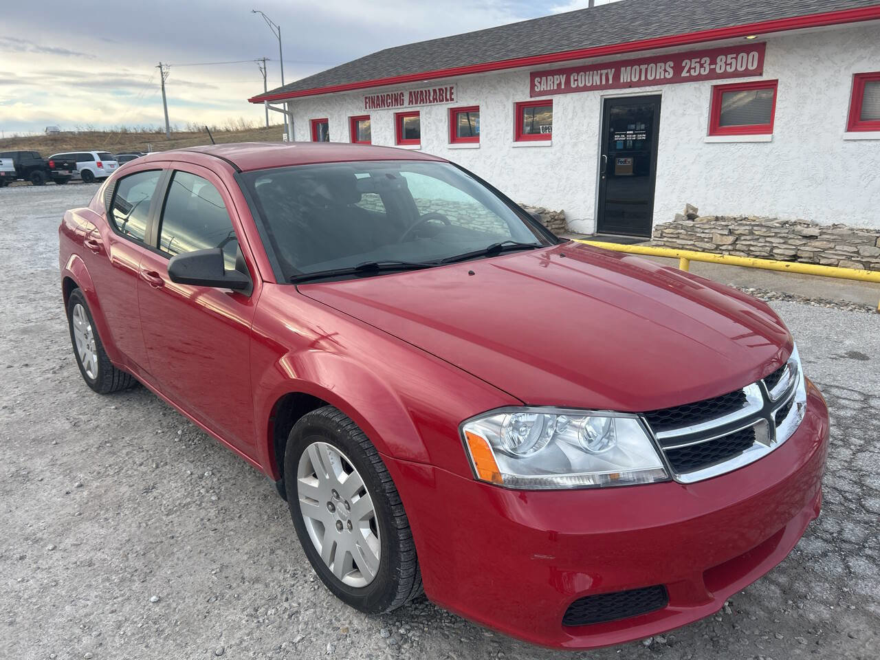 Used 2014 Dodge Avenger SE image 1