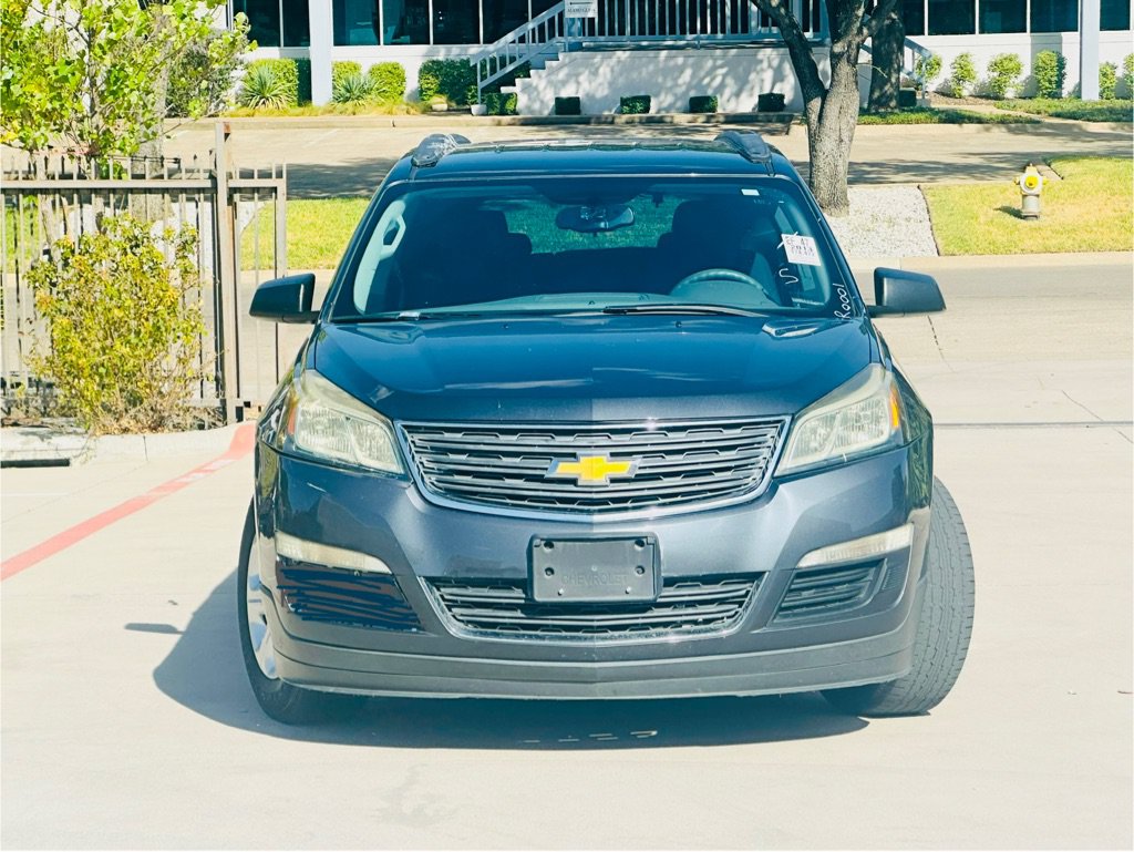 Used 2013 Chevrolet Traverse LS FWD image 2