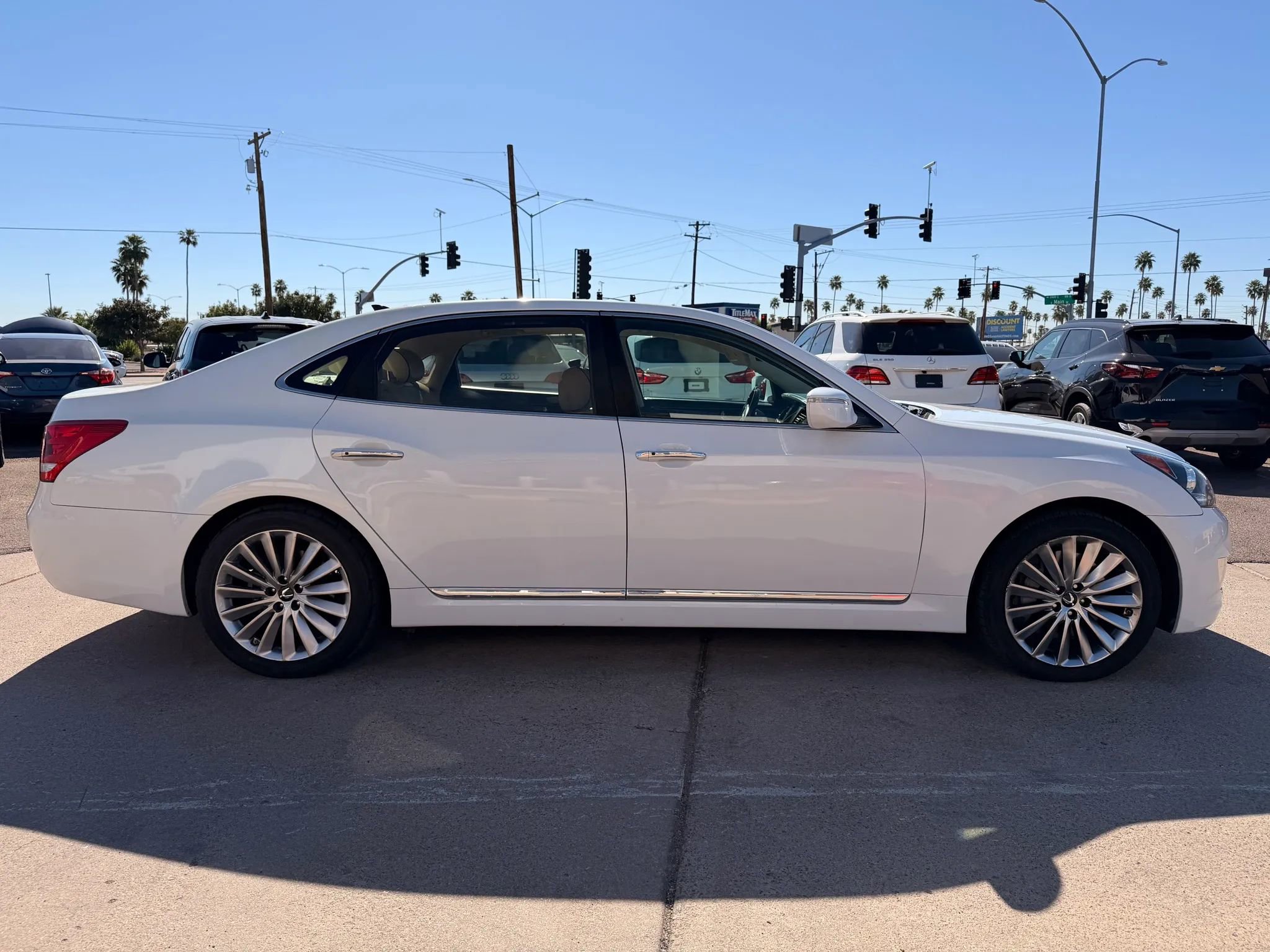 Used 2014 Hyundai Equus Signature image 4