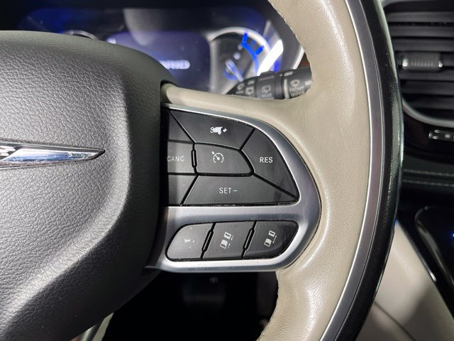 Used 2021 Chrysler Pacifica Limited FWD image 21