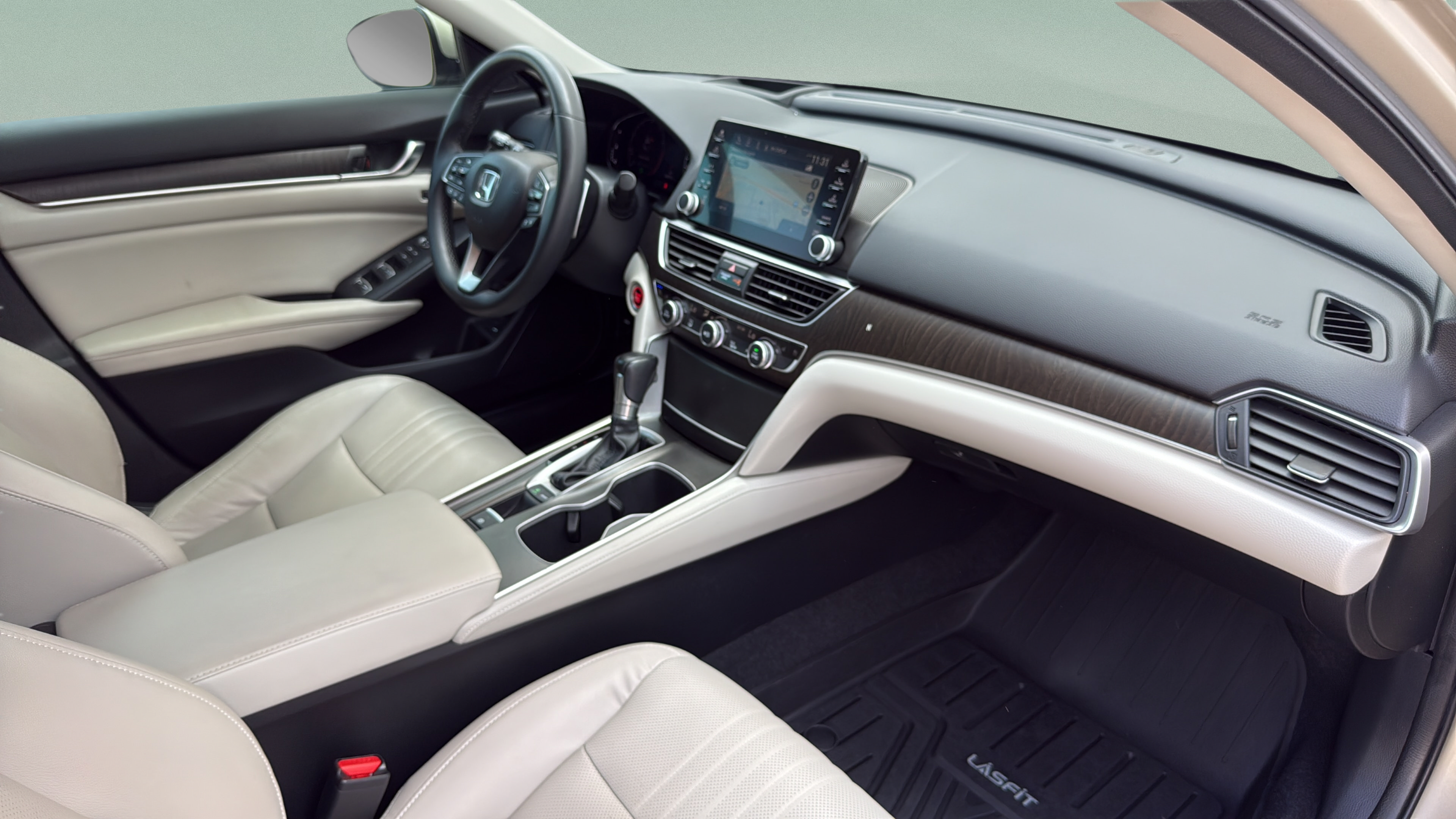 Used 2018 Honda Accord Touring image 24