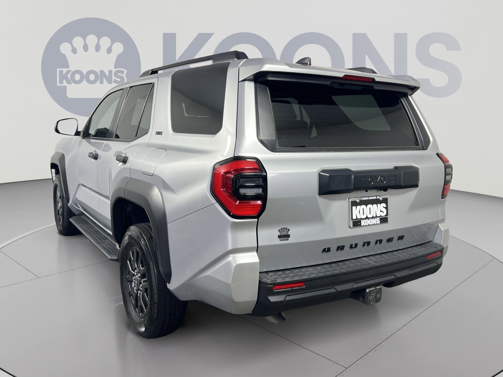 Used 2025 Toyota 4Runner SR5 AWD/4WD image 4