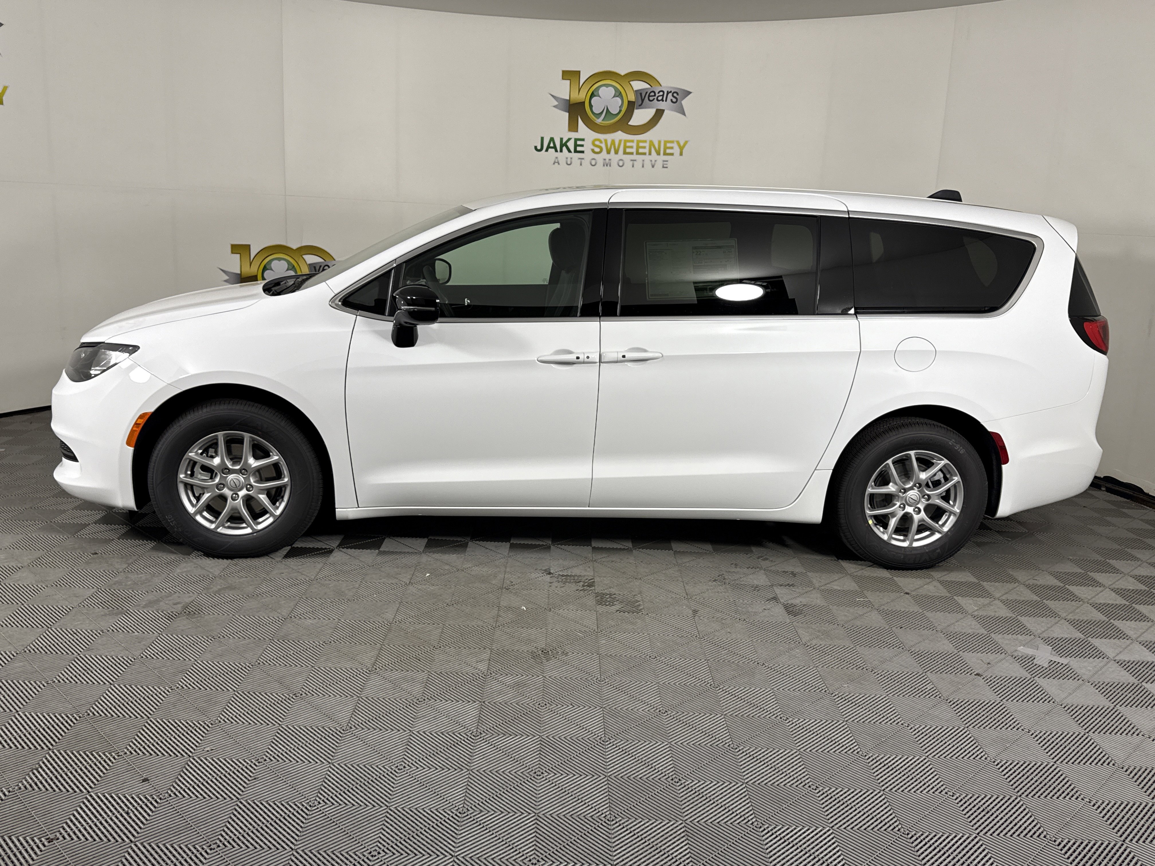 New 2026 Chrysler Voyager LX FWD image 5