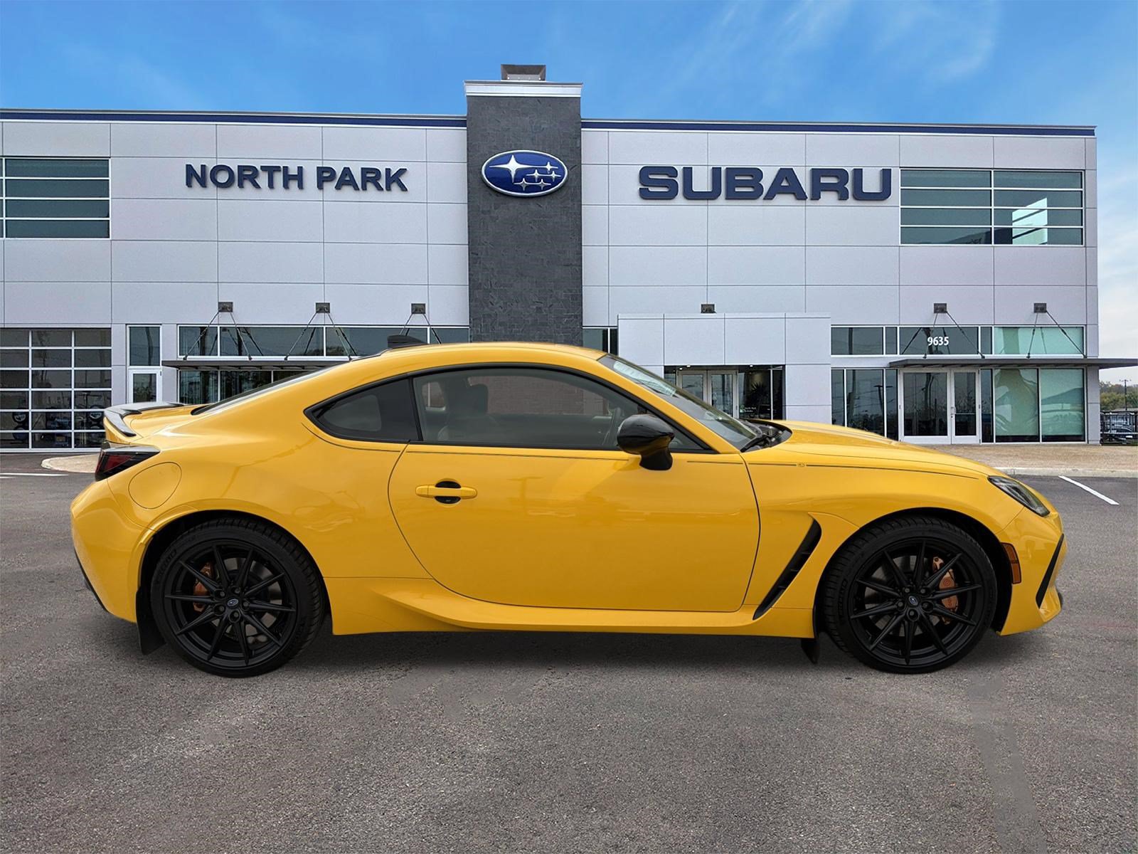 Used 2026 Subaru BRZ Series.Yellow RWD image 2