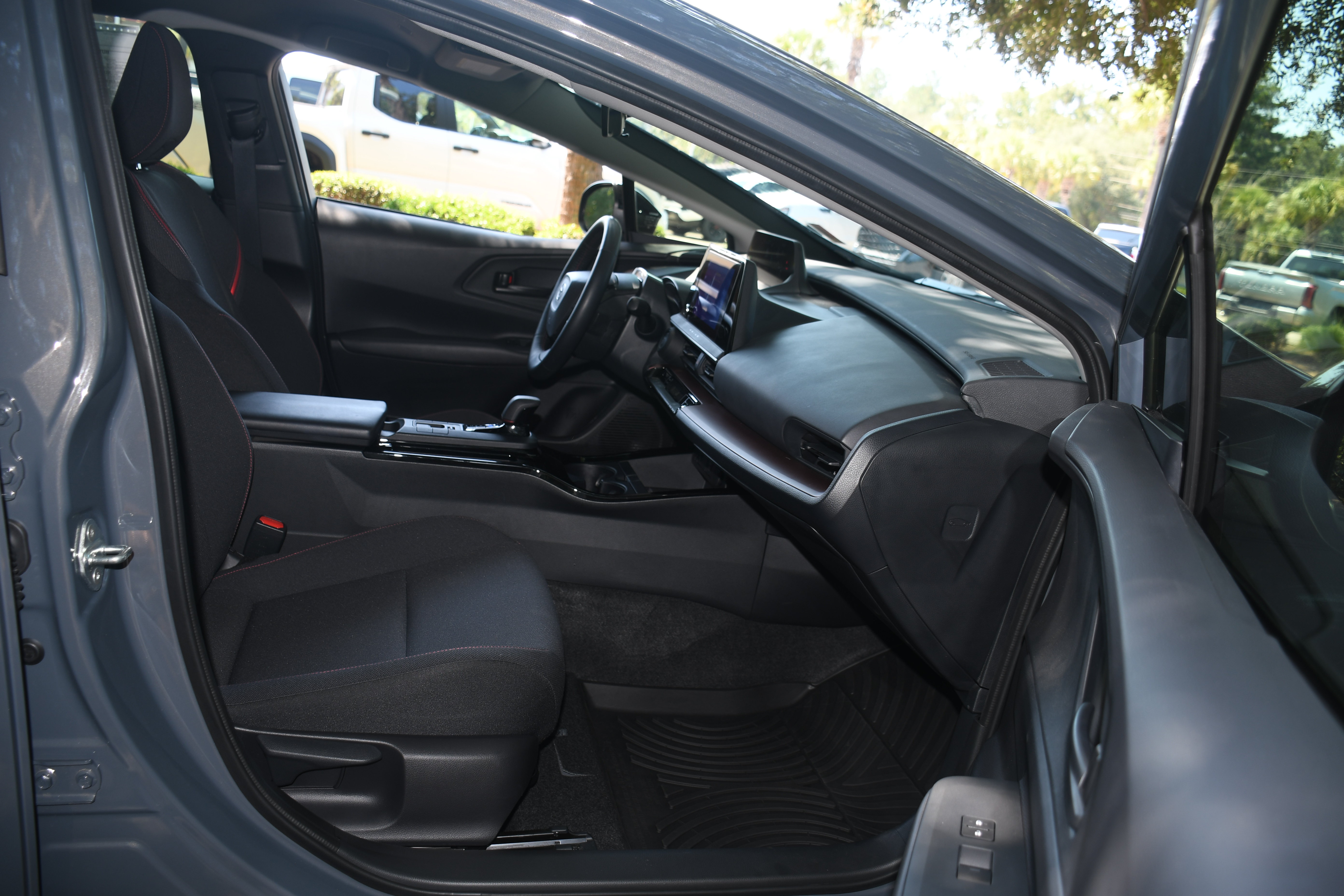 Certified 2026 Toyota Prius Plug-In Hybrid FWD image 19