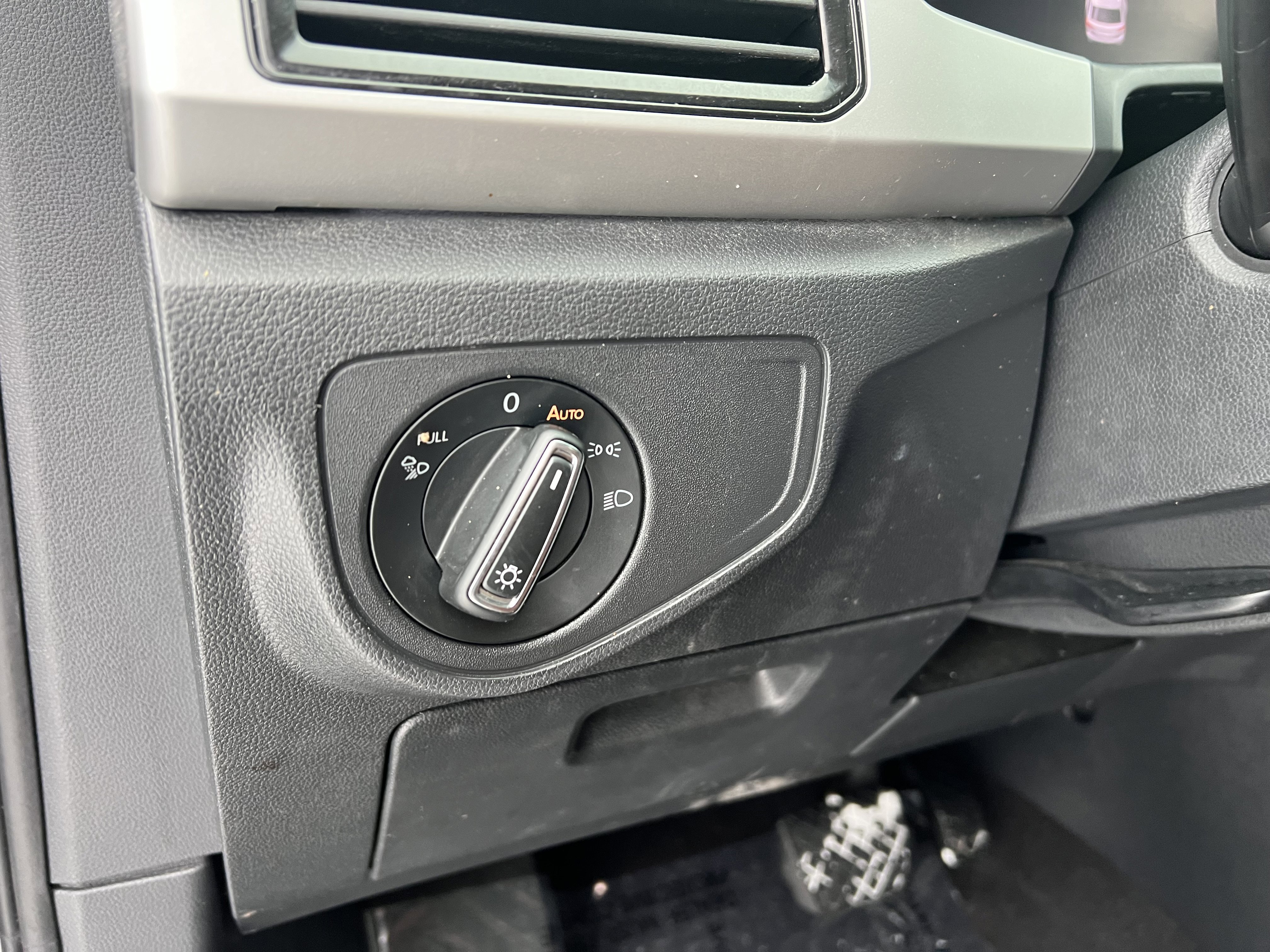 Used 2021 Volkswagen Atlas SEL image 19