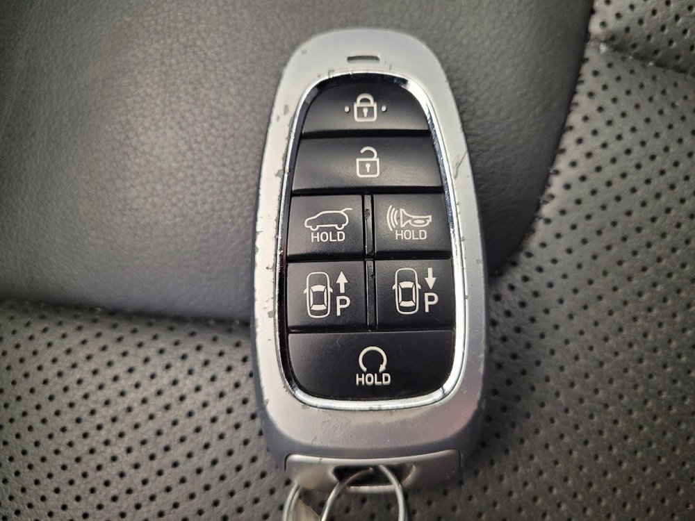 Used 2023 Hyundai Santa Fe Limited AWD/4WD image 32