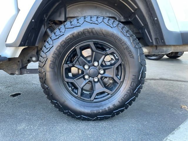 Used 2021 Jeep Gladiator Willys image 31