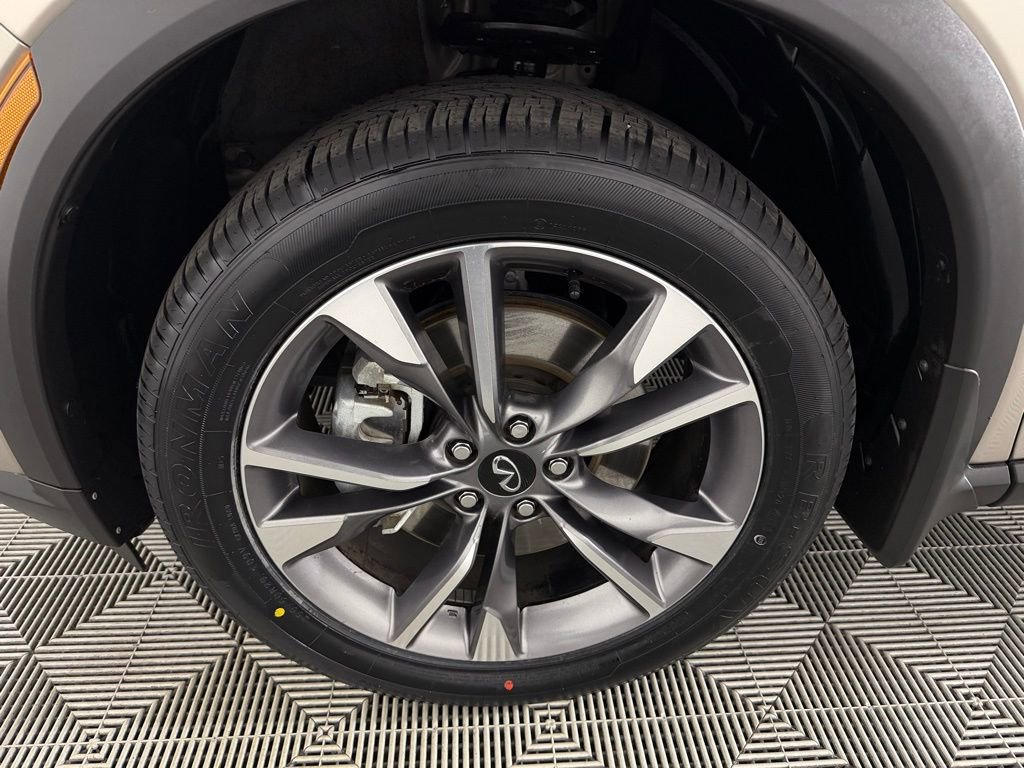 Used 2023 INFINITI QX60 Luxe w/ Cargo Package image 11