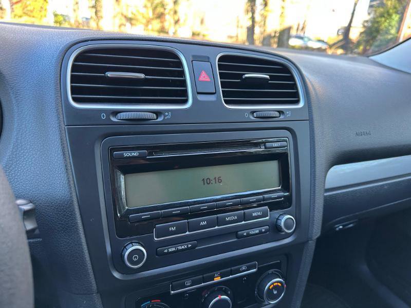 Used 2011 Volkswagen Golf 4-Door image 23