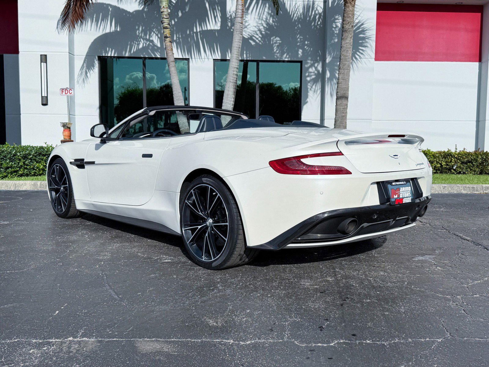 Used 2014 Aston Martin Vanquish Volante image 10