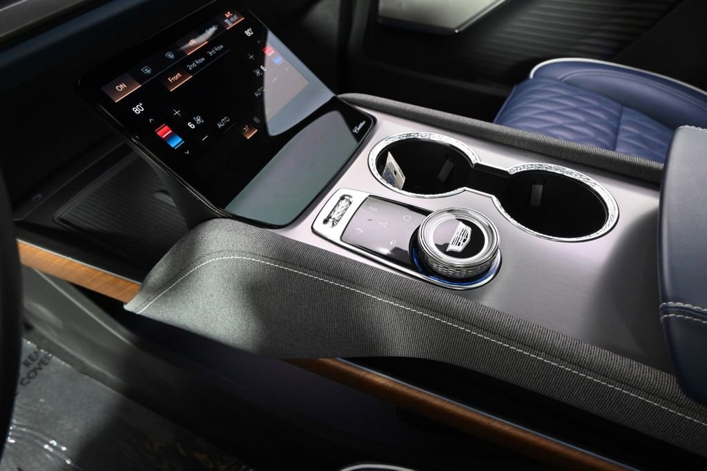 Used 2026 Cadillac Vistiq Premium Luxury image 33