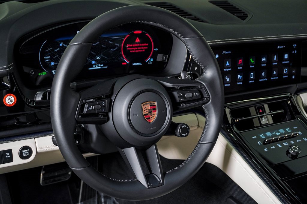 Certified 2025 Porsche Panamera 4 image 18