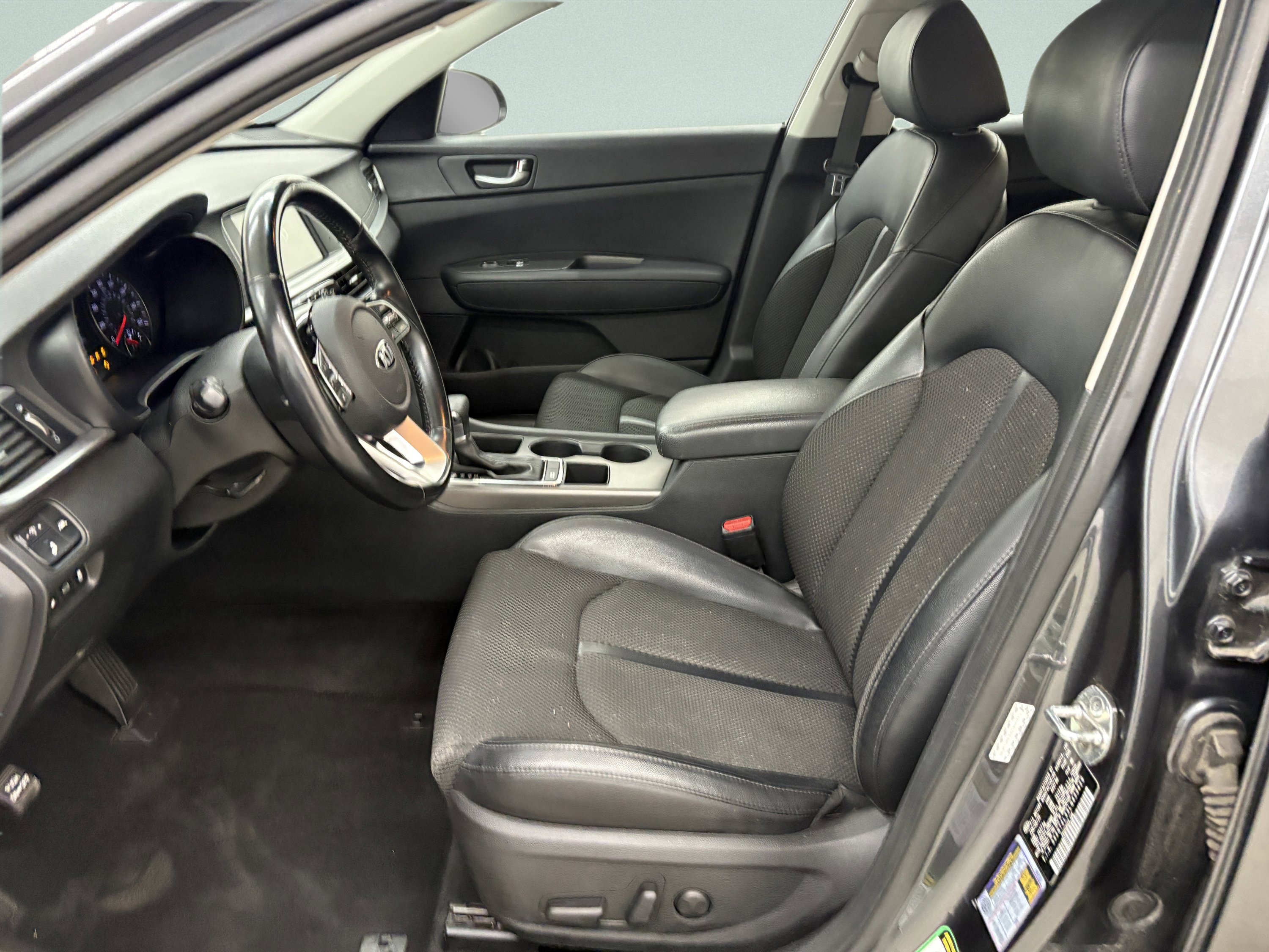 Used 2020 Kia Optima S image 11