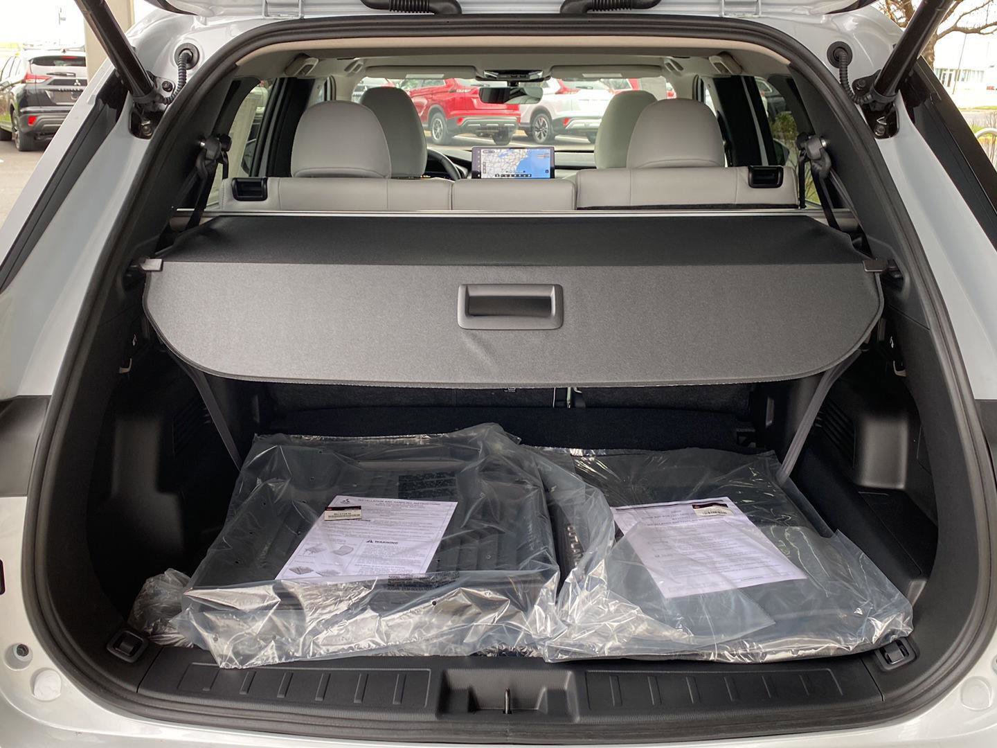 New 2026 Mitsubishi Outlander SEL image 9