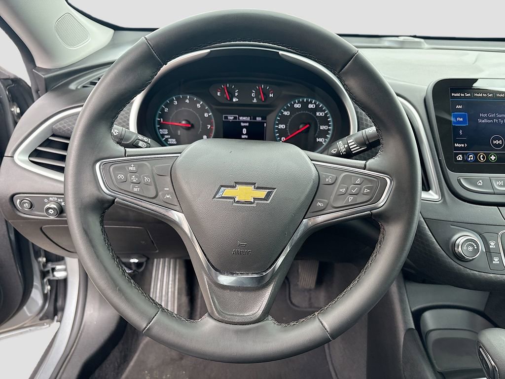 Used 2025 Chevrolet Malibu RS FWD image 11