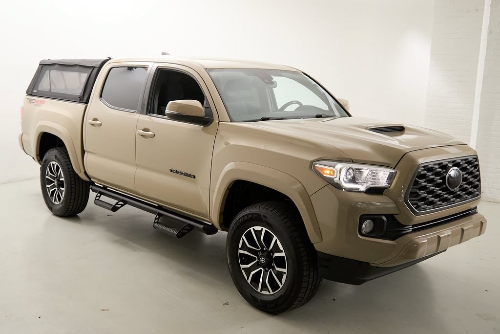 Used 2020 Toyota Tacoma TRD Sport AWD/4WD image 4