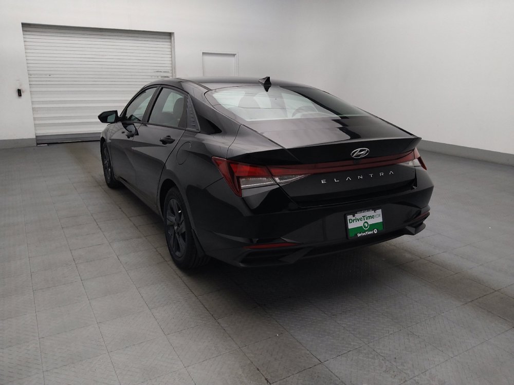 Used 2023 Hyundai Elantra SEL FWD image 5