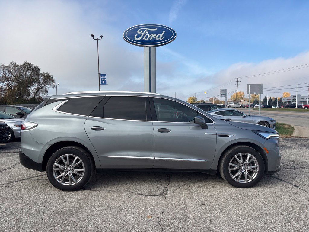 Used 2023 Buick Enclave Premium AWD/4WD image 7