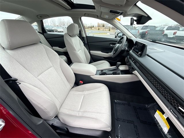 Certified 2025 Honda Accord SE image 21