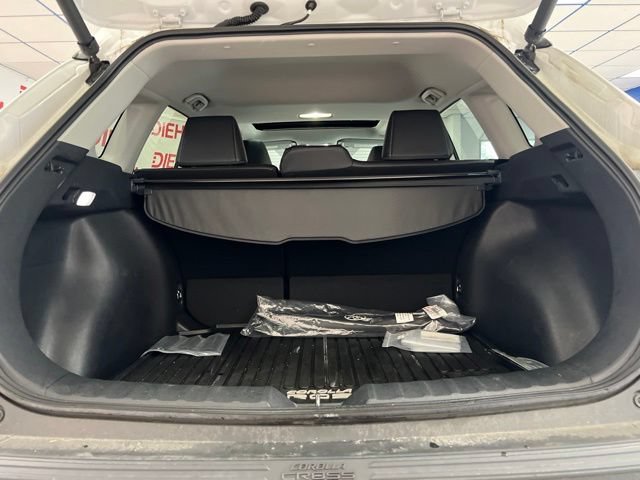 Used 2023 Toyota Corolla Cross XLE w/ Convenience Package FWD image 7