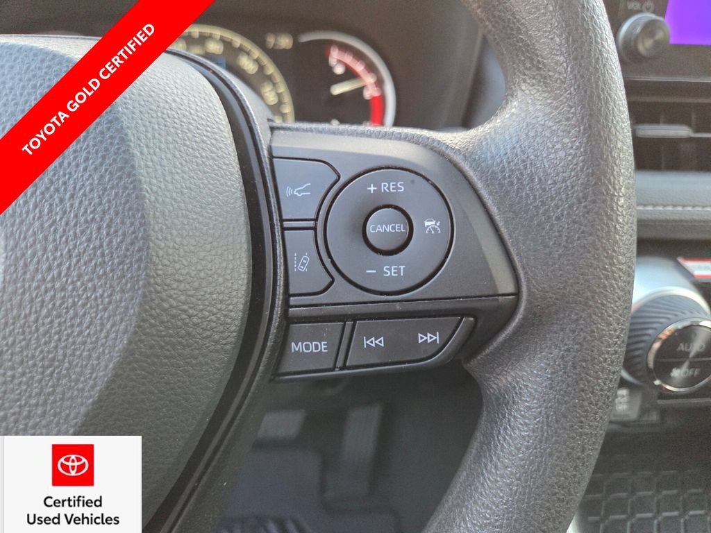 Certified 2025 Toyota RAV4 XLE w/ Convenience Package FWD image 31
