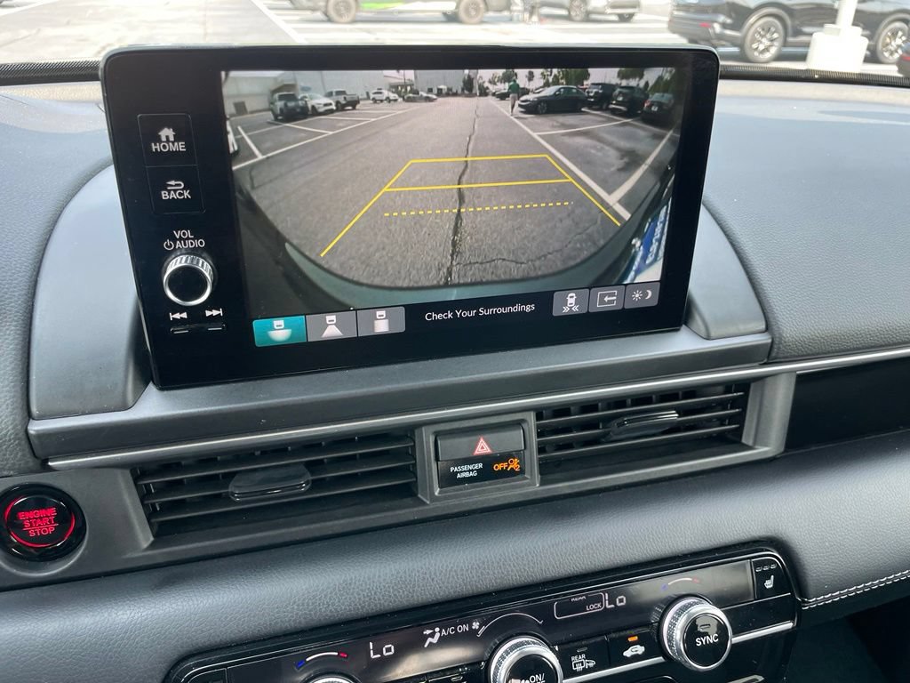 Certified 2025 Honda Pilot Touring image 17