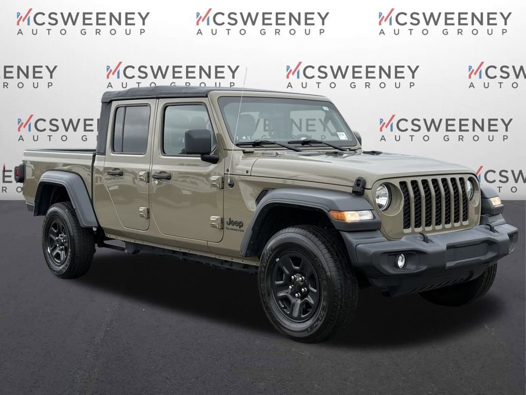 Used 2020 Jeep Gladiator Sport image 3