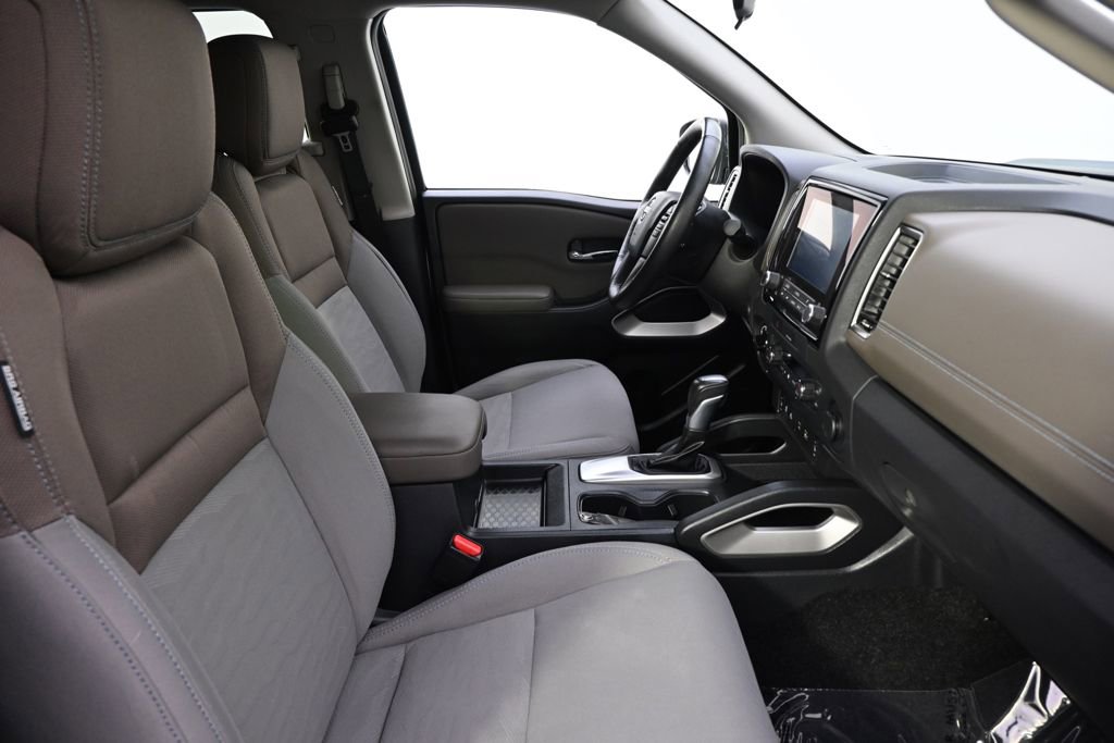 Used 2022 Nissan Frontier SV image 16