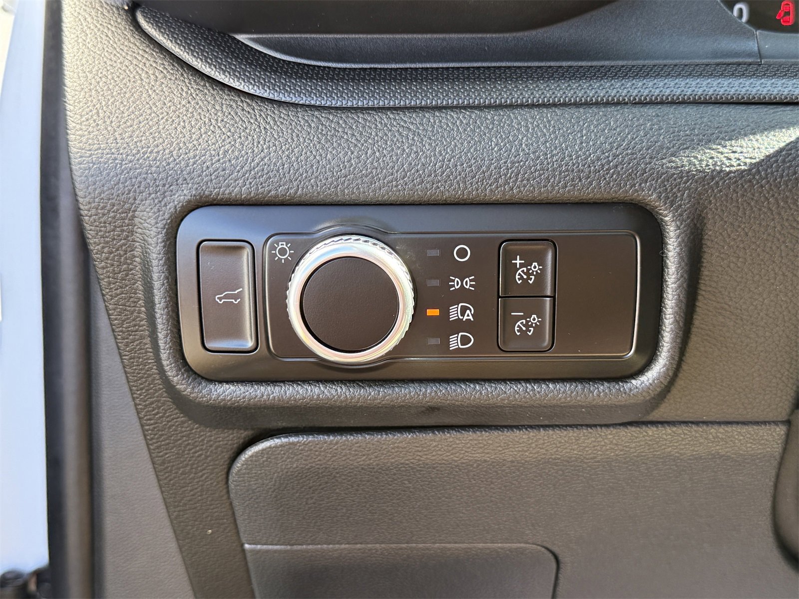 Used 2023 Ford Explorer 4WD image 25