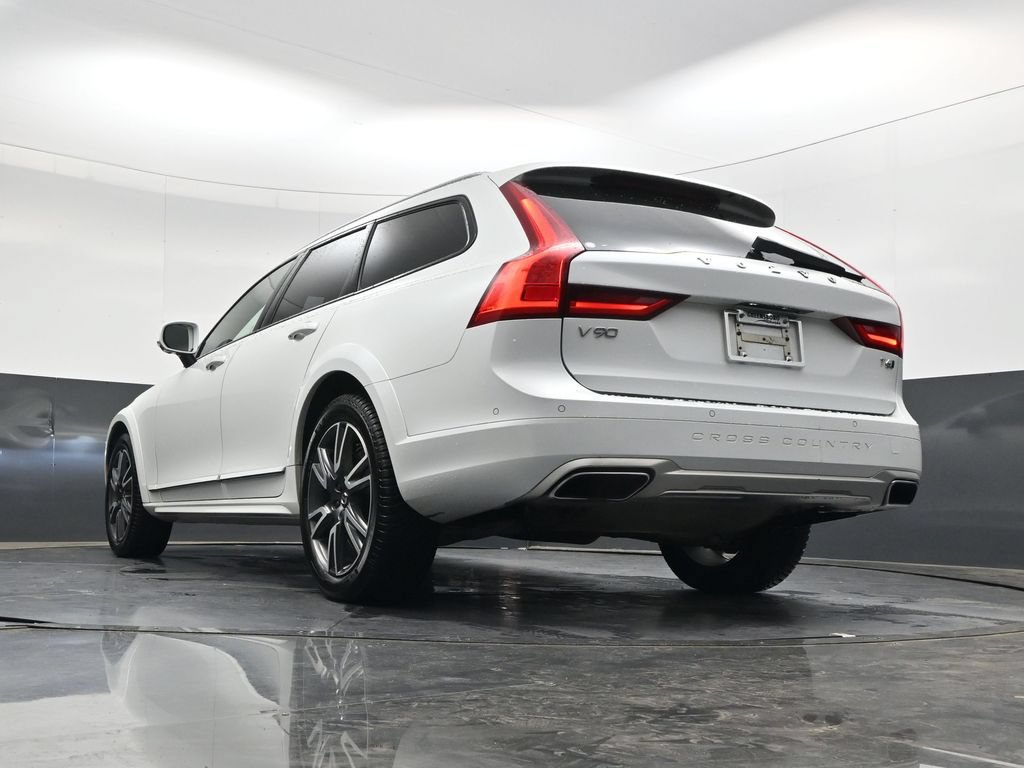 Used 2018 Volvo V90 T6 Cross Country w/ Convenience Package AWD/4WD image 34