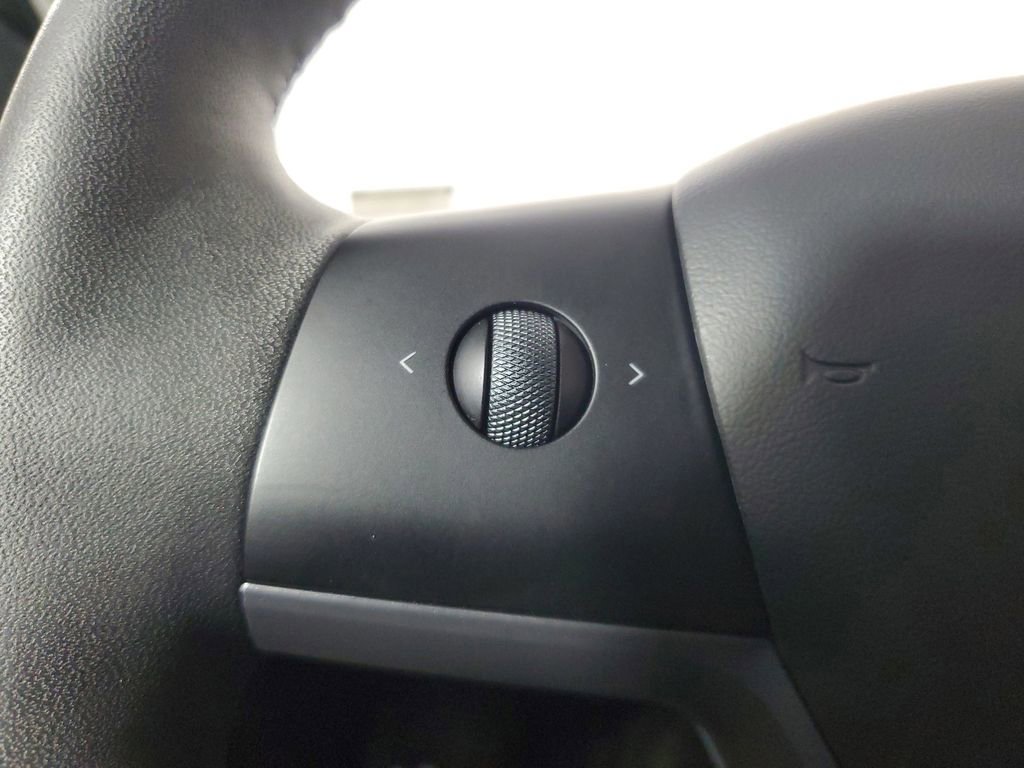 Used 2021 Tesla Model 3 Standard Range Plus image 23